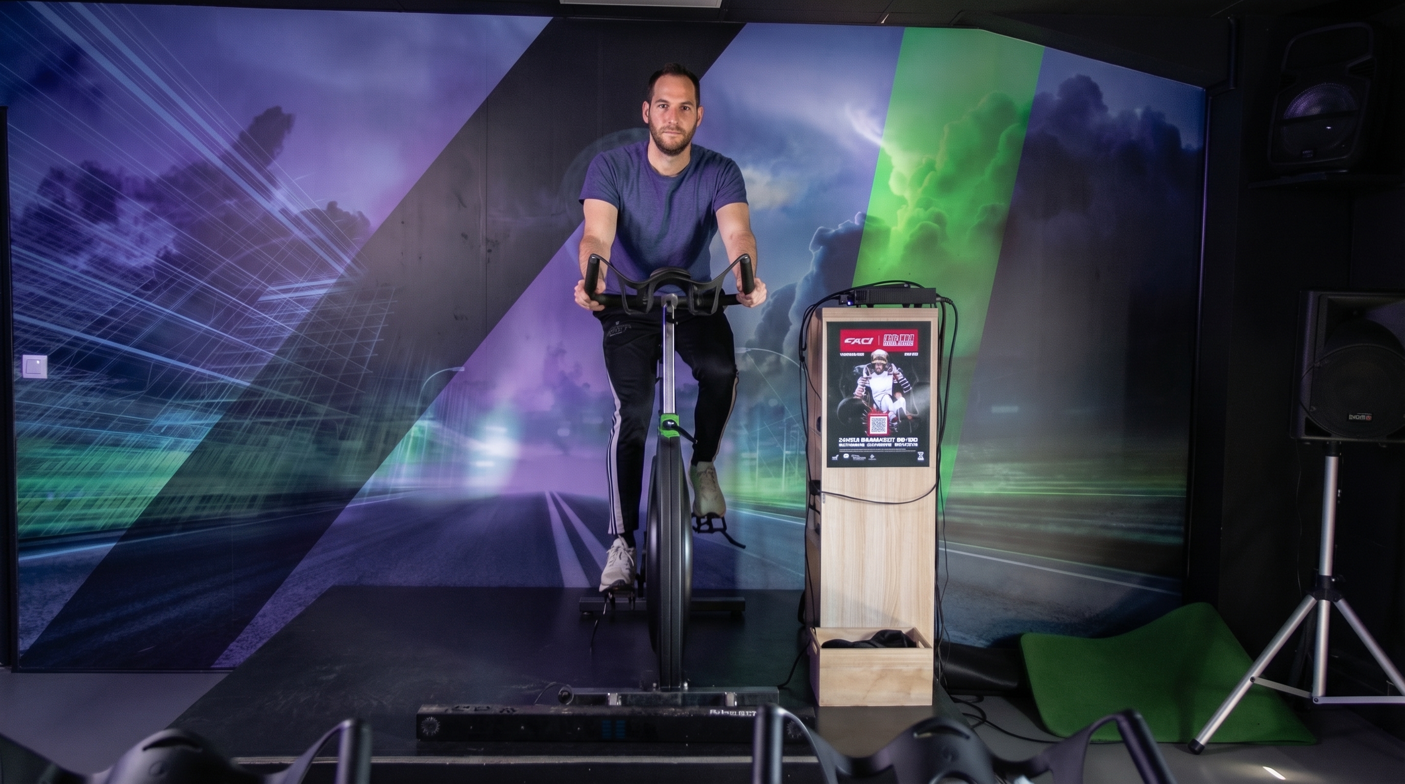Salle de Bike pendant un cours collectif EvolveGym Fréjus